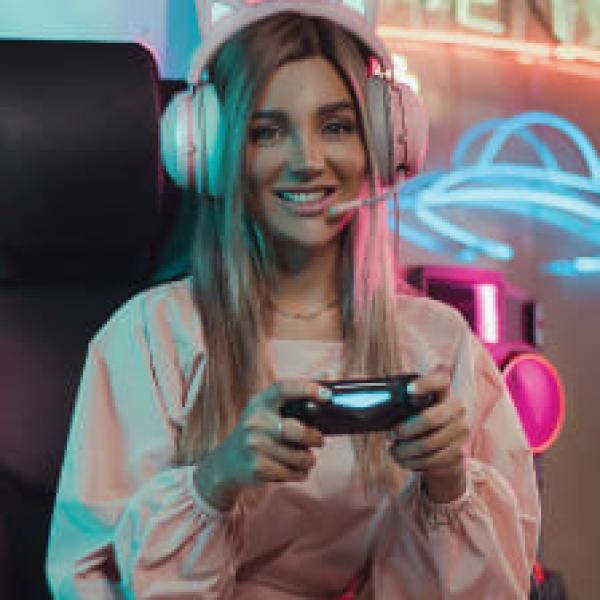 An artistic journey through colors, textures, and moments frozen in time.